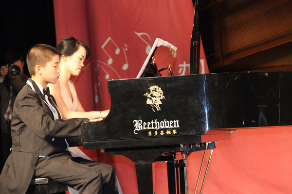 贝多芬琴行承办龙岩市新年钢琴音乐会