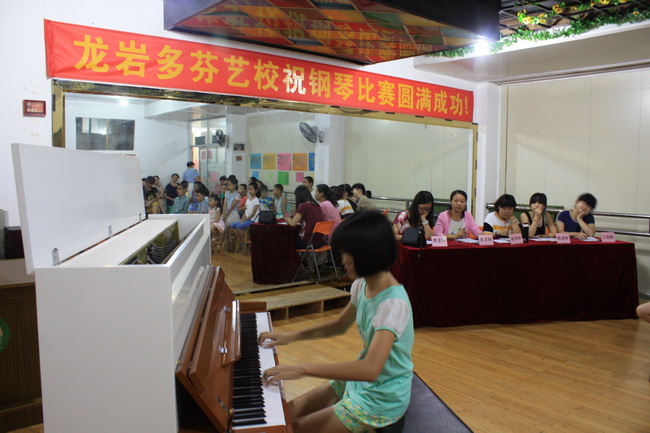 趣谈钢琴触键手指的角度